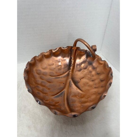Gregorian Hammered Copper Leaf Dishes Patina Candy Nuts Soaps Potpourri MCM Vtg - Picture 4 of 6
